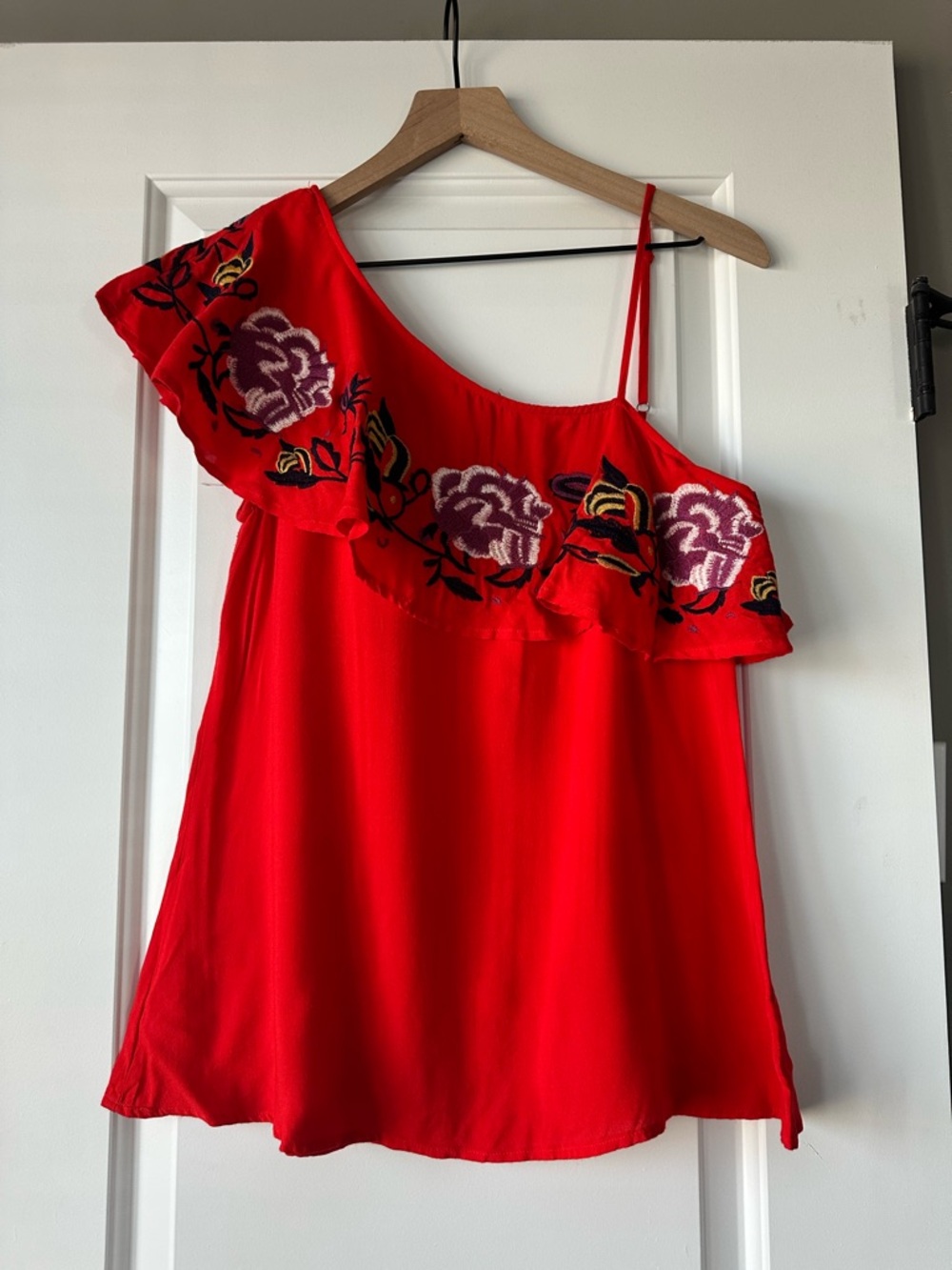entro One Shoulder Embroidered Ruffle Red Top - Picture 1 of 5
